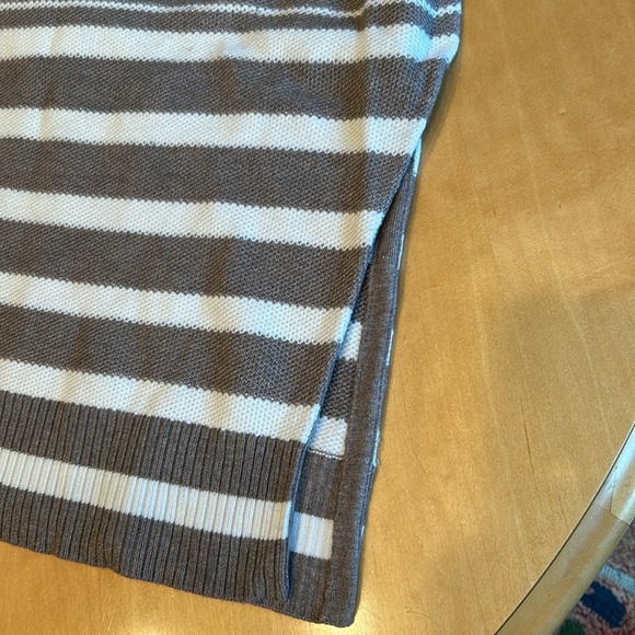 Athleta Sweater - Picture 3 of 4